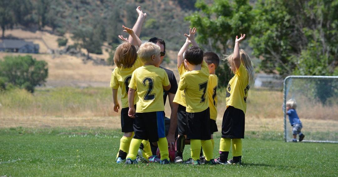 O que os esportes coletivos na infância nos ensinam?